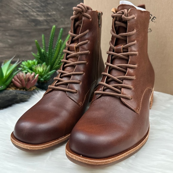 KorkEase Shoes Nib Kork Ease Calista Lace Up Combat Bootie Ankle